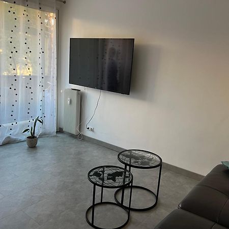 Chambre Avec Salle D'Eau Privee Dans Appartement Partage 200 M Du Tram モンペリエ エクステリア 写真