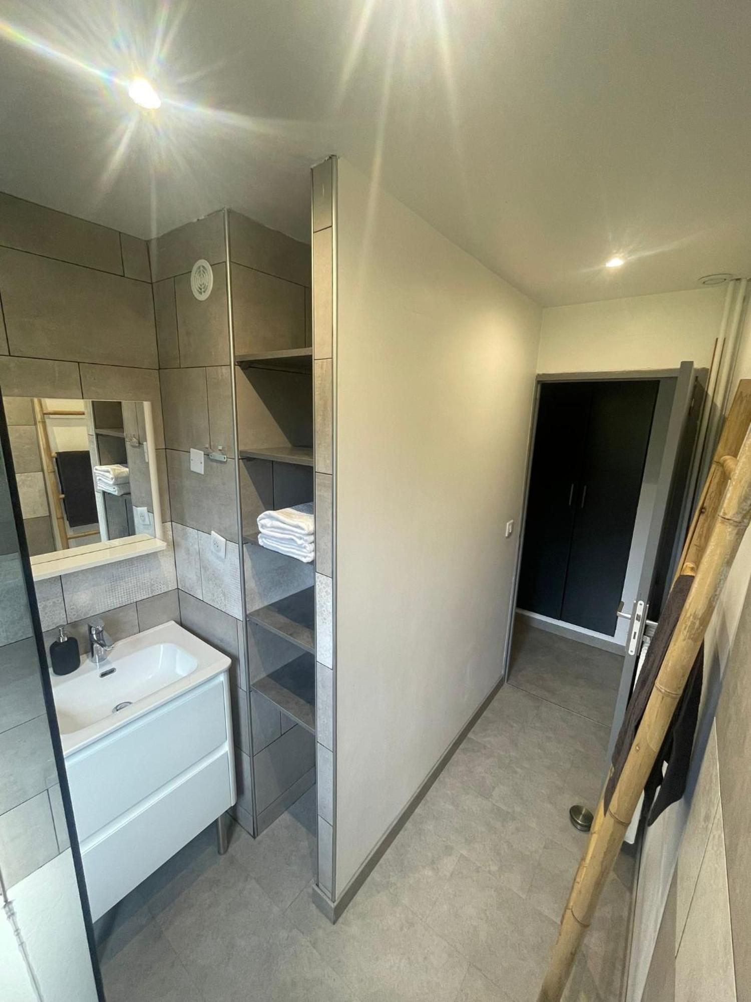 Chambre Avec Salle D'Eau Privee Dans Appartement Partage 200 M Du Tram モンペリエ エクステリア 写真