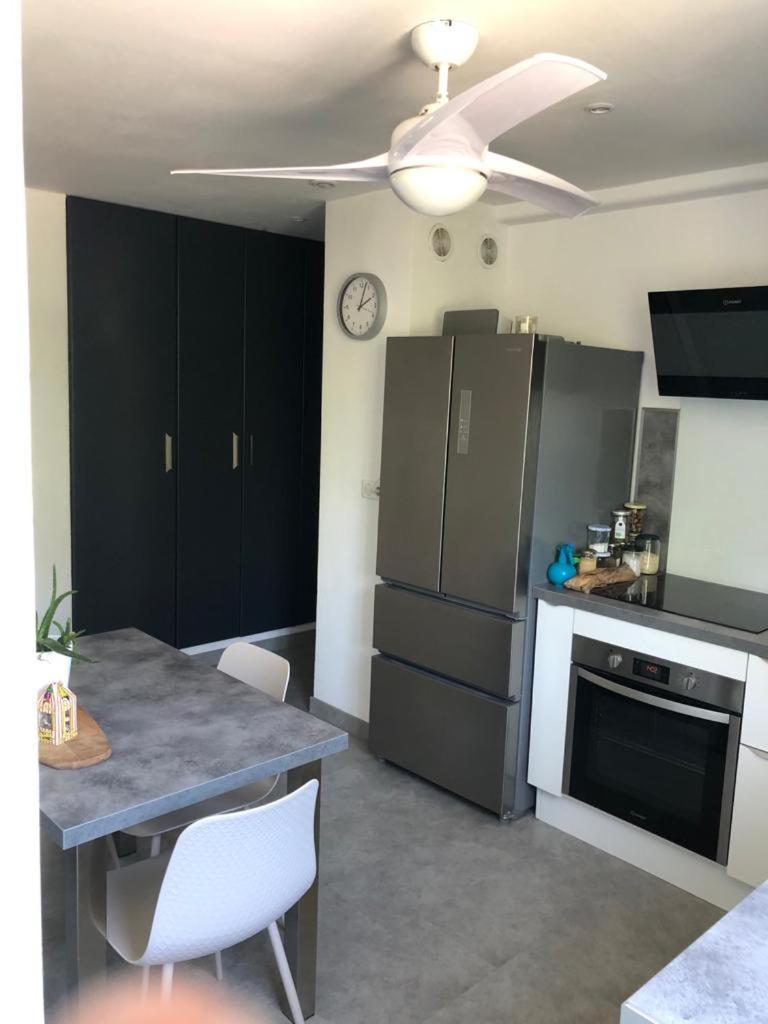 Chambre Avec Salle D'Eau Privee Dans Appartement Partage 200 M Du Tram モンペリエ エクステリア 写真