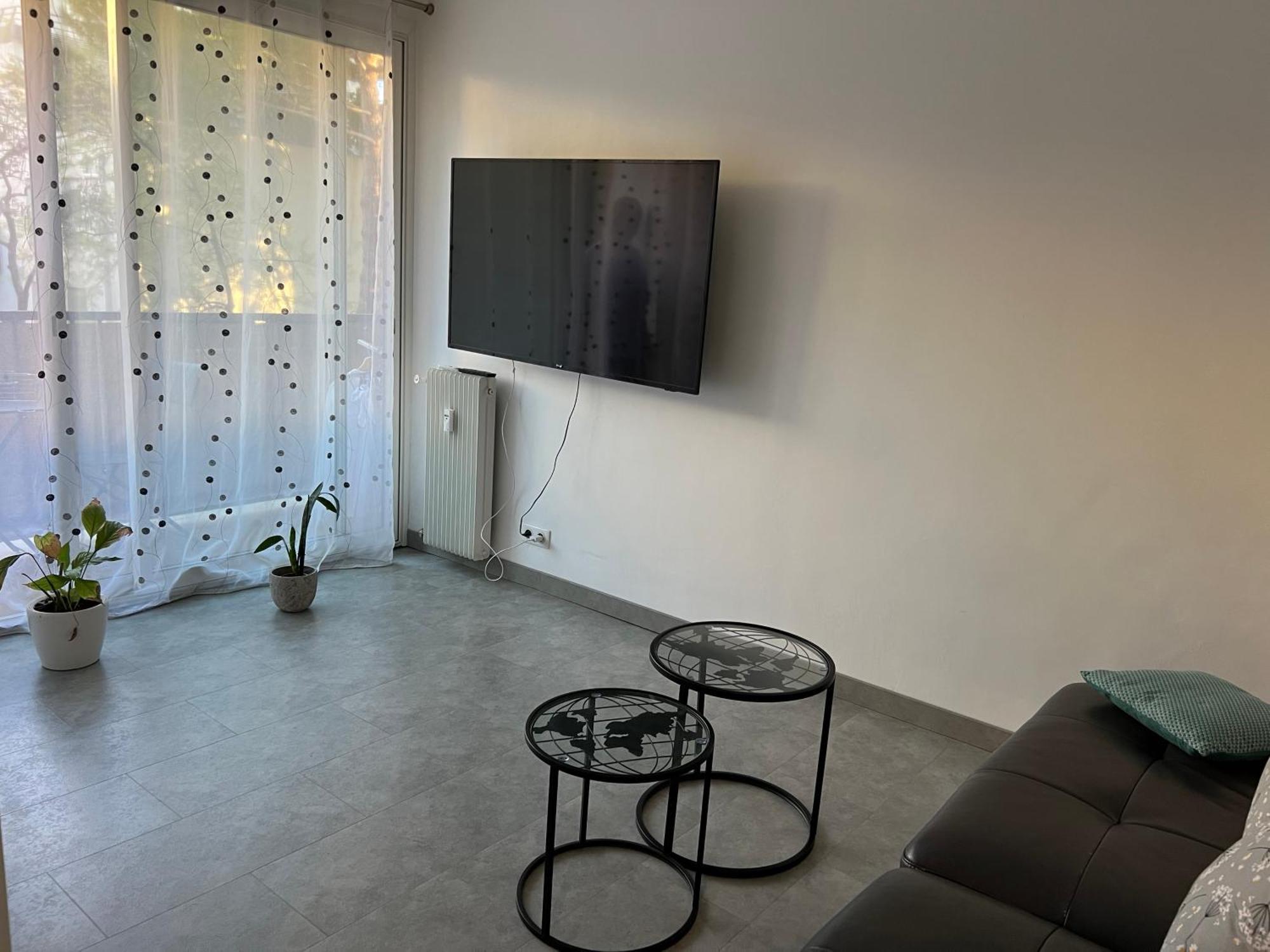 Chambre Avec Salle D'Eau Privee Dans Appartement Partage 200 M Du Tram モンペリエ エクステリア 写真